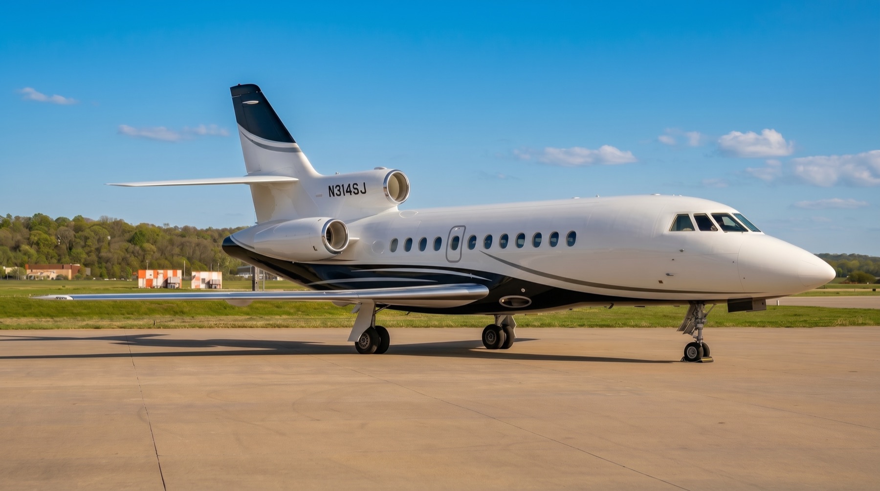 Dassault Falcon 900B N314SJ on the ramp